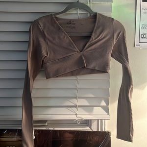 Long sleeve crop top